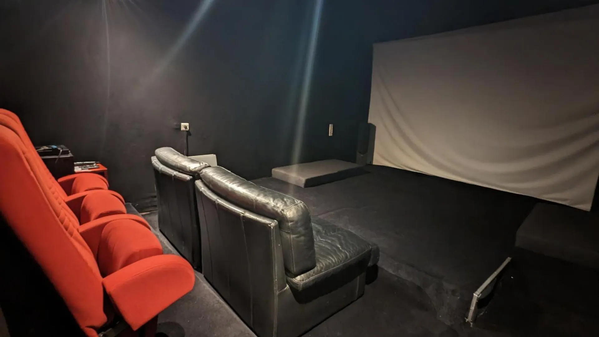 Holiday home Maison De Village, Jacuzzi, Salle Cinema Valencin France